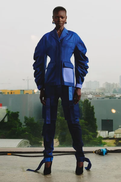 Look 10